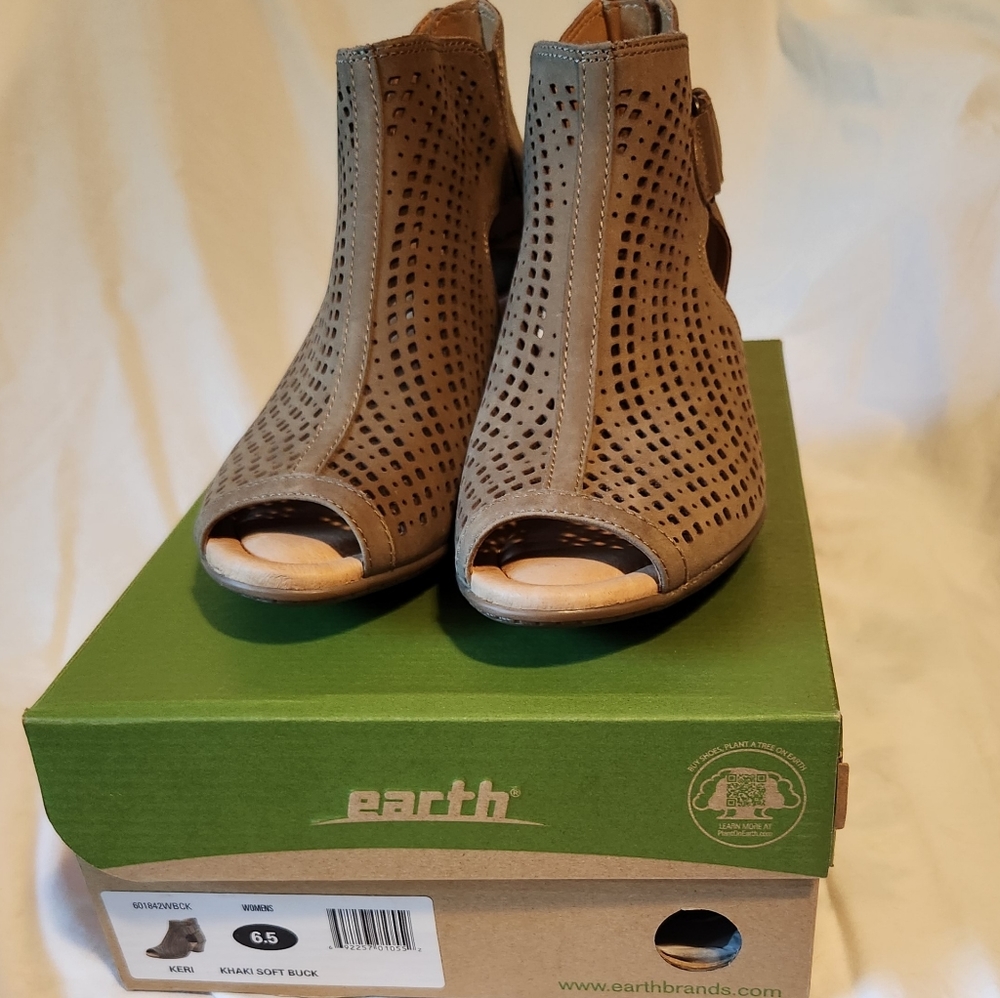 Earth Booties
